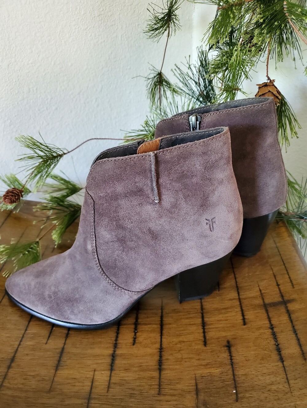 Frye Jennifer Taupe Suede Ankle Booties Stacked Block Heel Western Zip